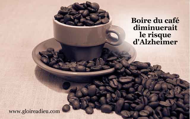 Boire du café diminuerait le risque d’Alzheimer