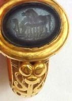 L’anneau d’or massif trouvé en 1894 en France pourrait être celui d’un évêque