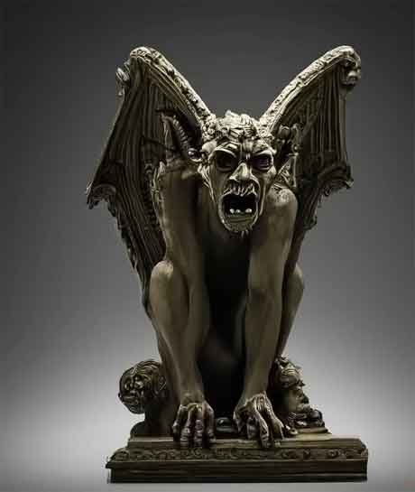 Pourquoi y-a-t-il des statues de gargouilles et démons sur les églises?