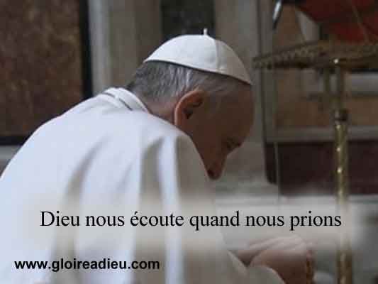 Message du pape François en arabe : Dieu nous écoute quand nous prions 